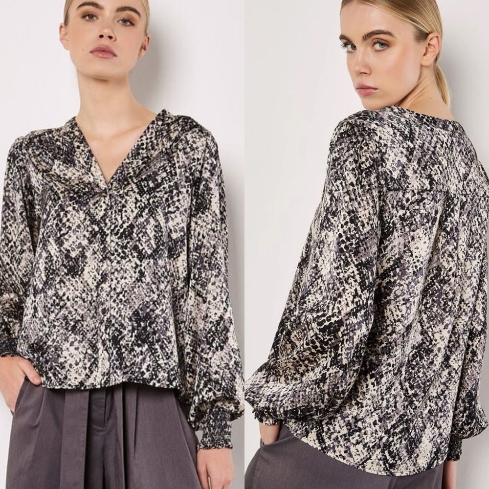 Evereve snakeskin print balloon sleeve blouse